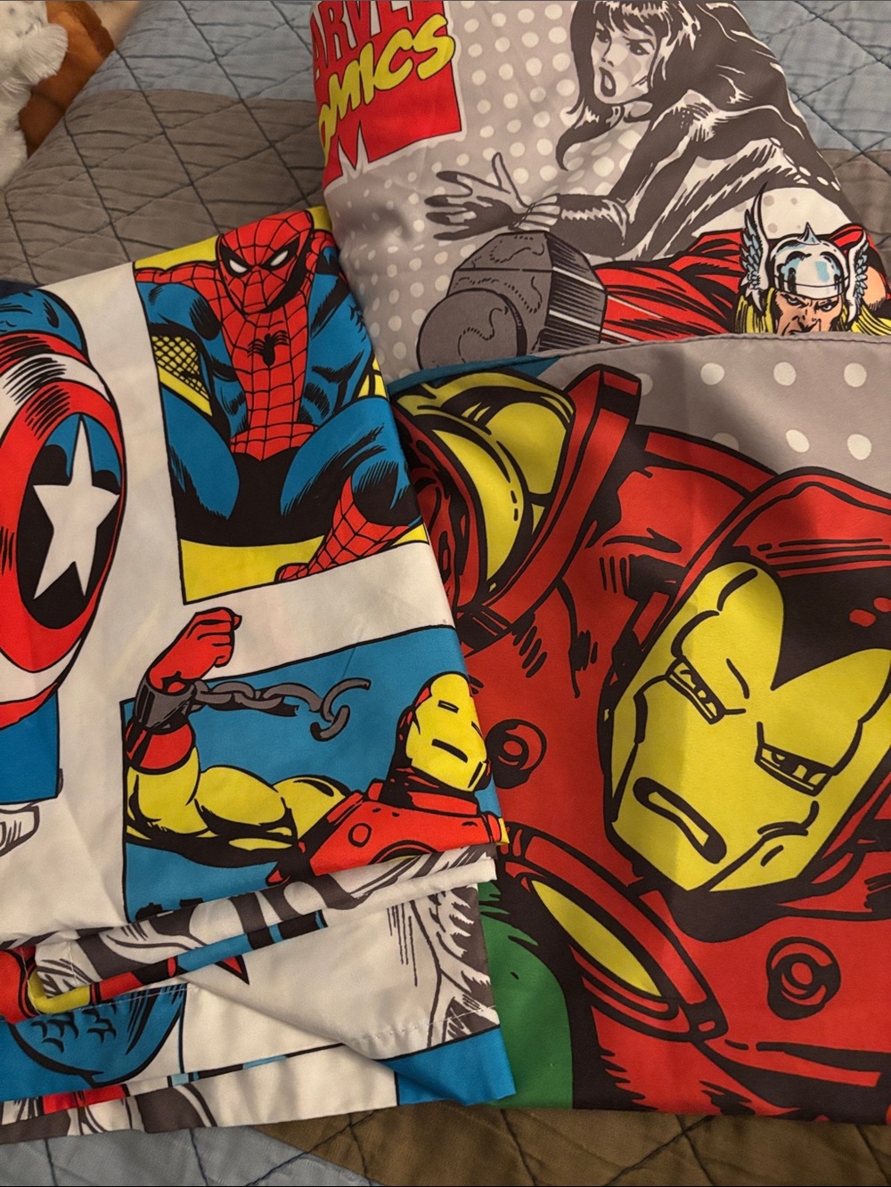 Marvel Comics Superhero sheet Set - Red, Yellow, Blue